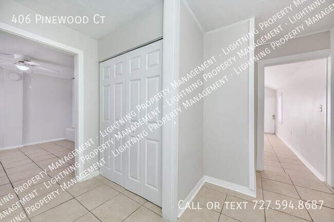 Building Photo - 406 Pinewood Ct