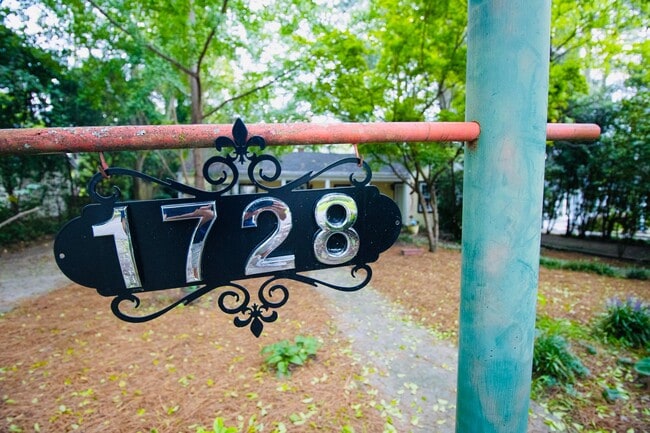 Building Photo - 3 Bedroom, 2 Bathroom in the Forest Acres Area - Available July 2026!