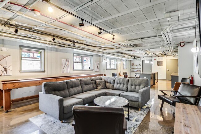 Building Photo - 509 W Euclid Ave