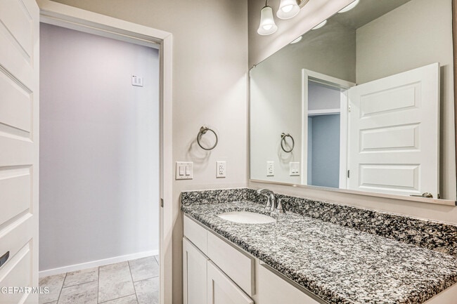 Building Photo - 916 Pettus Pl