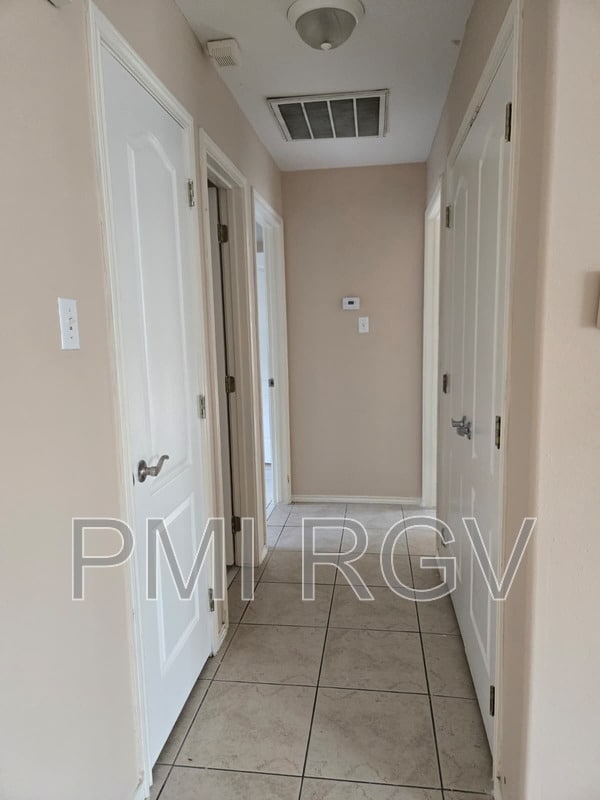 Building Photo - 1711 Tampa St