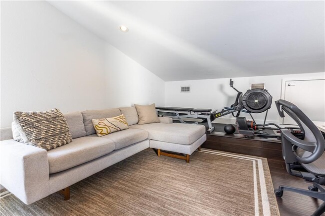 Building Photo - 500 W 51st St