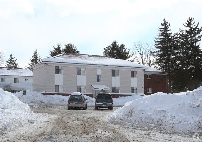 Building Photo - Valley View Court
