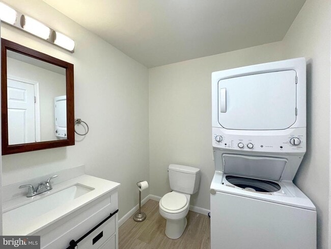 Building Photo - 22322 Greenview Pkwy