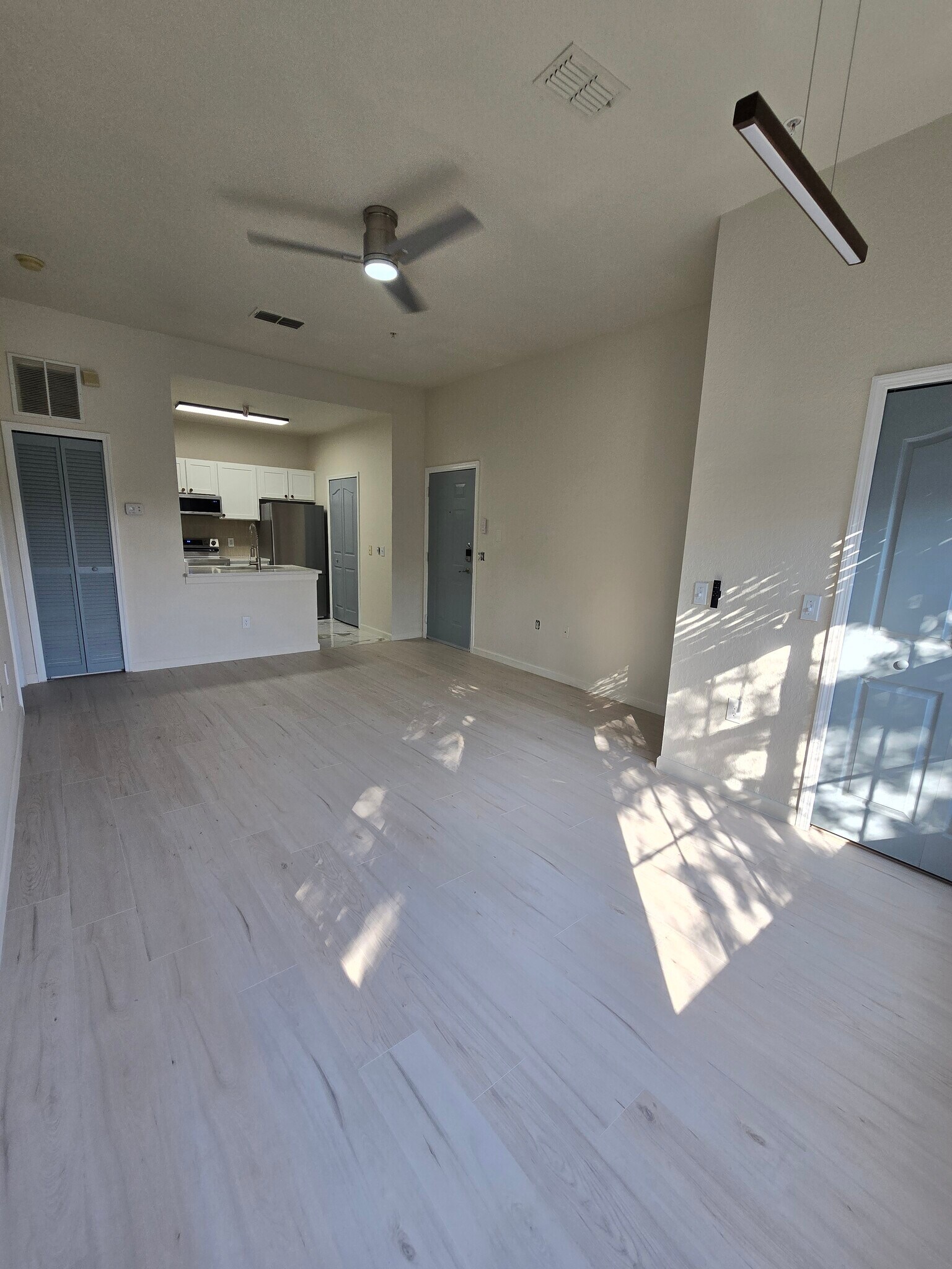 Building Photo - 6137 Metrowest Blvd