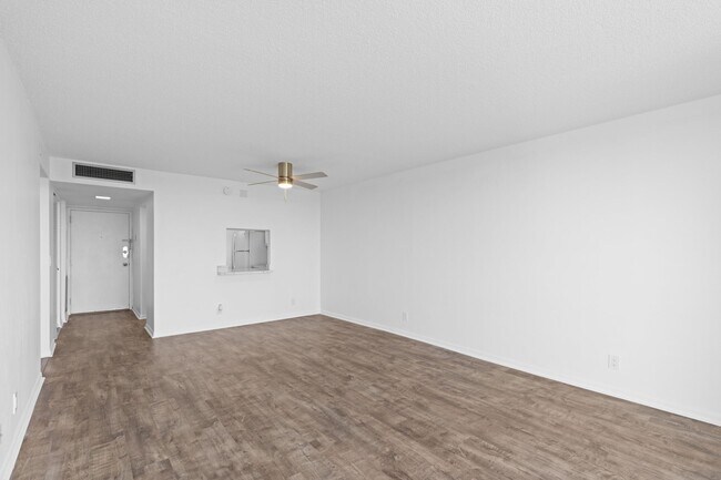 Building Photo - 480 Executive Center Dr