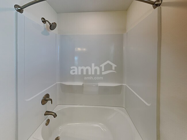 Building Photo - 37824 Dusty Saddle Ln