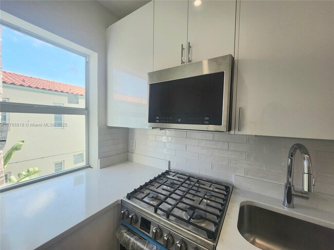 Building Photo - 1507 Meridian Ave
