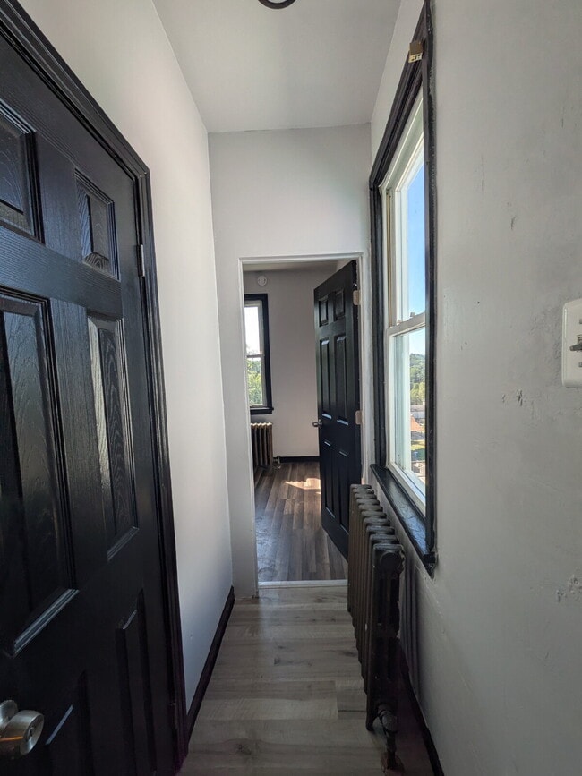 Building Photo - Newly Updated 3 bedroom in Carrick! Section 8 is considered