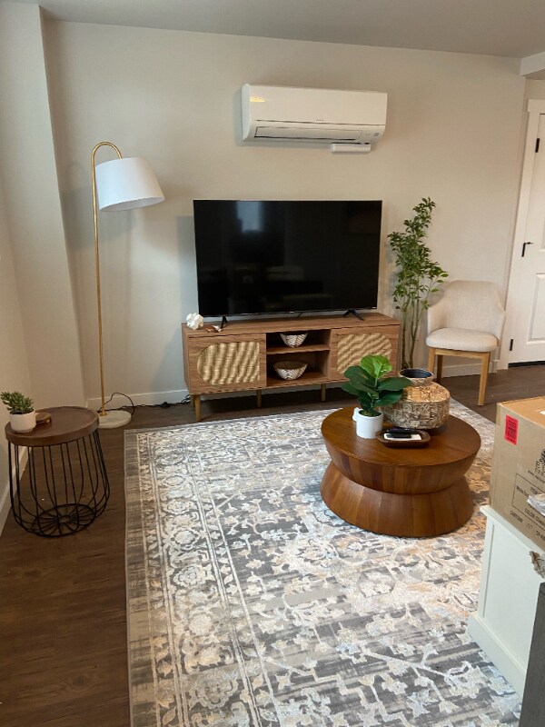 Building Photo - 200 Hickory St