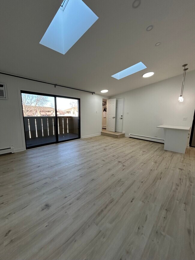 Building Photo - 18 Echo Ct