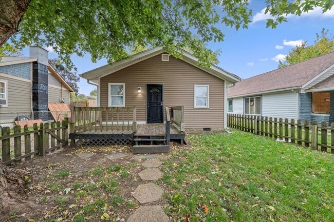 Primary Photo - 1744 Dawson St