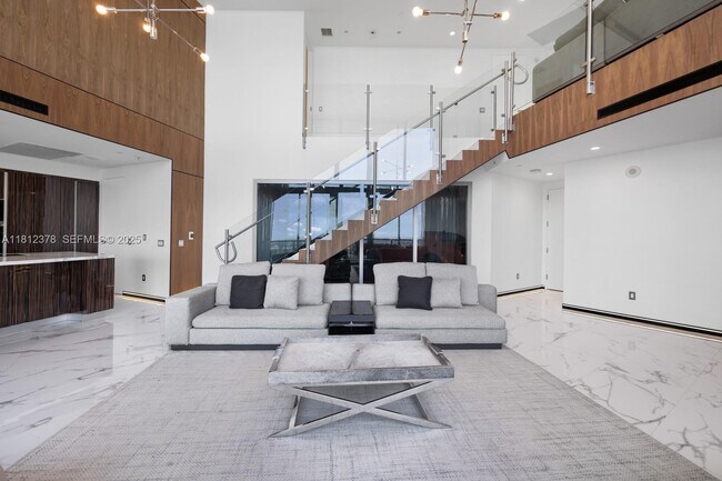 Building Photo - 18555 Collins Ave