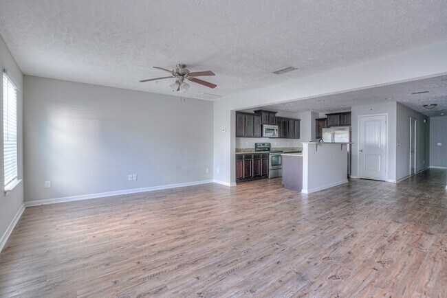 Building Photo - 107 Latimer Dr