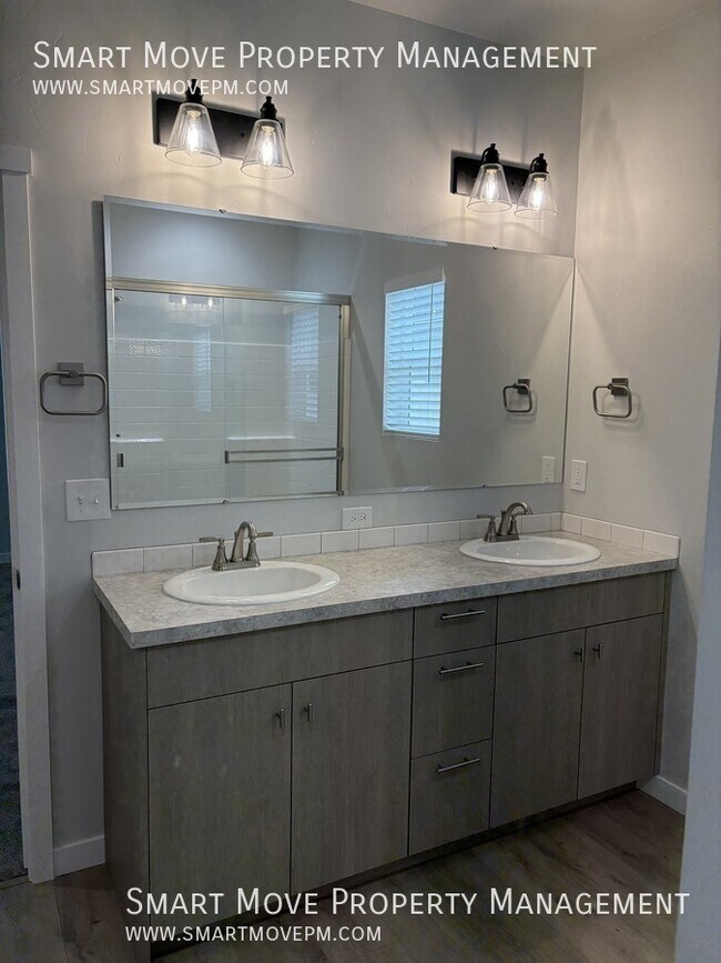 Building Photo - 611 W Snowy Owl St