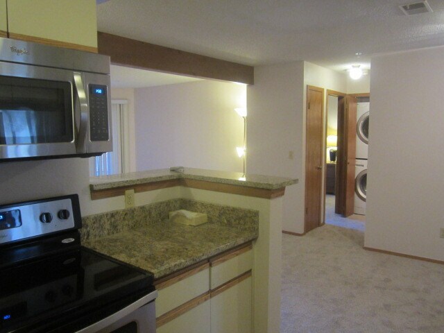Building Photo - Large Updated One Bedroom Gold Run Condo!  Perfect Location!