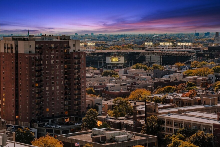 Building Photo - 3930 N Pine Grove Ave