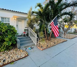 Building Photo - 8401 Crespi Blvd