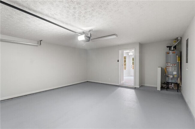 Building Photo - 3870 Safehaven Dr