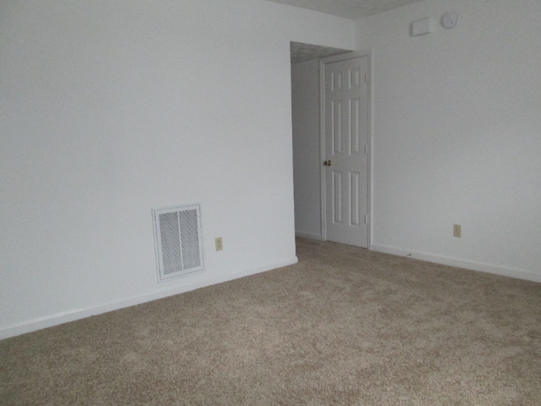 Building Photo - 1725 Kim Watt Dr