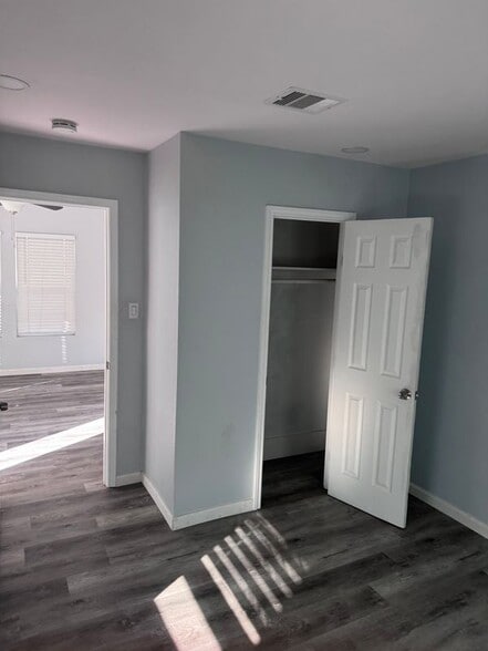 Building Photo - 2405 Randolph Rd