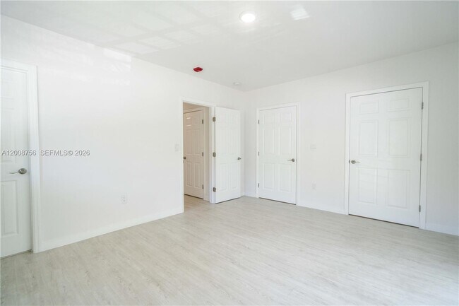 Building Photo - 1185 98th St