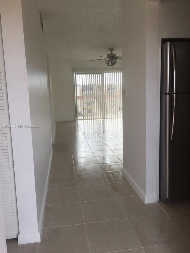 Building Photo - 7722 Camino Real