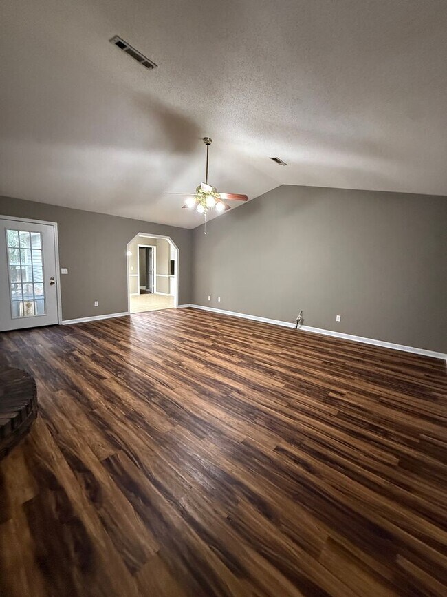 Building Photo - 304 Natchez Rd