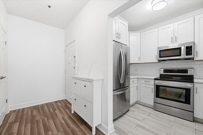 Building Photo - 318 54th St