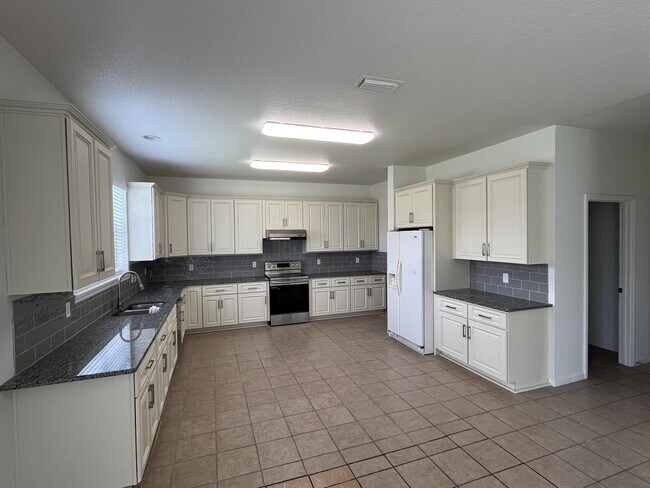 Building Photo - 101 Hagge Dr