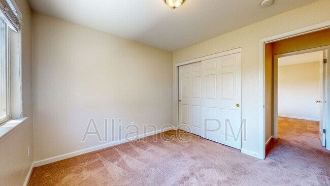 Building Photo - 1520 Humboldt St