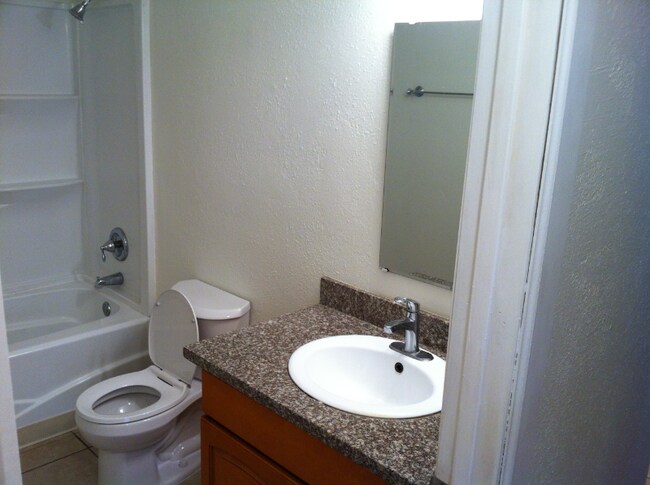 Building Photo - 736 22nd St NE