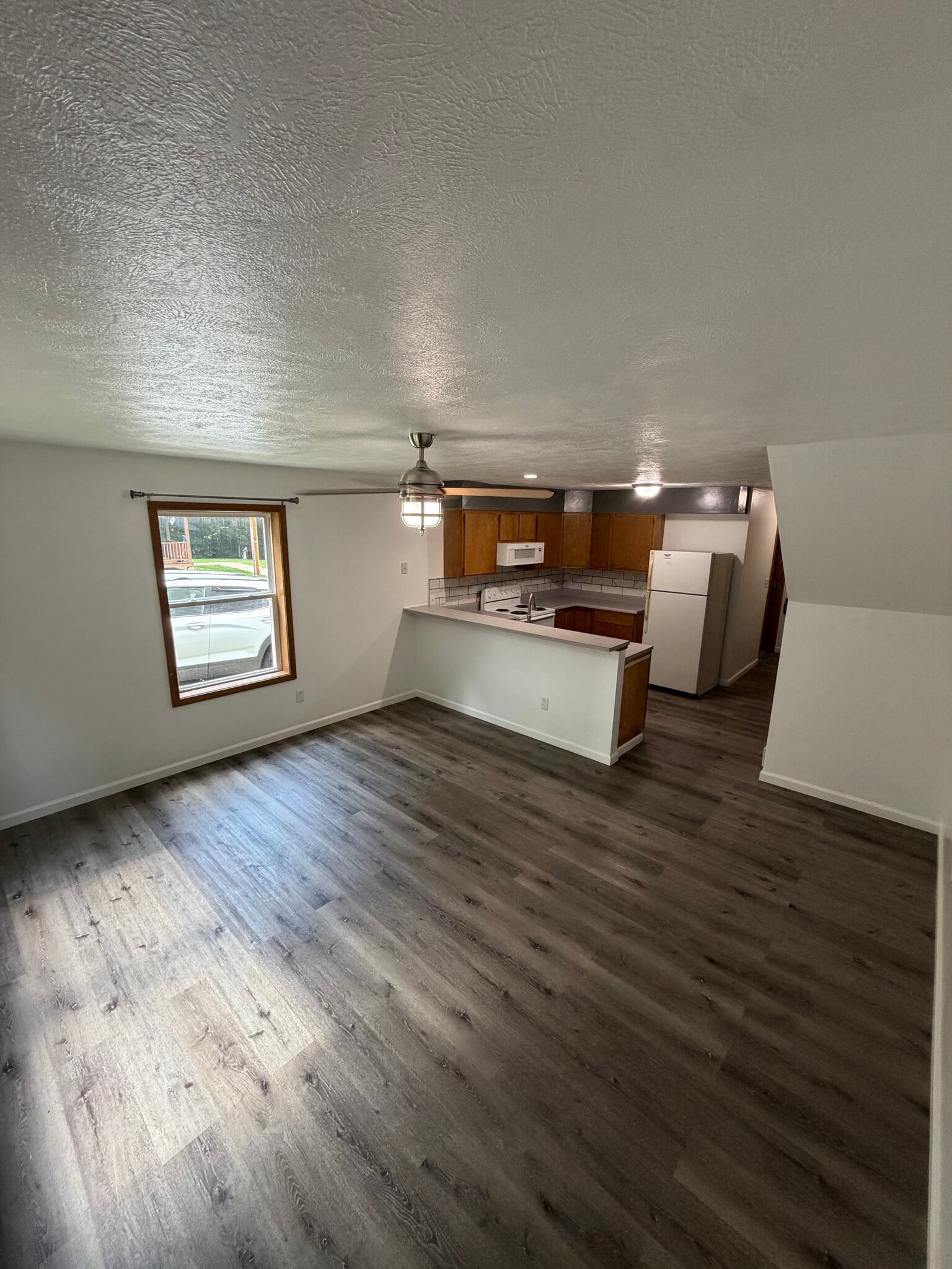 Living room - 938 Woodville Rd