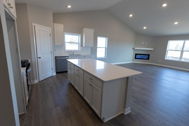 Building Photo - Brand-New 5-Bedroom 3170 sq ft Home in Cot...