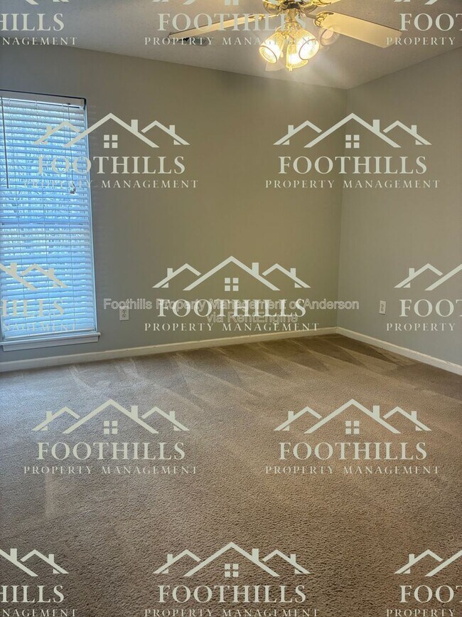 Building Photo - 115 Crosscreek Dr