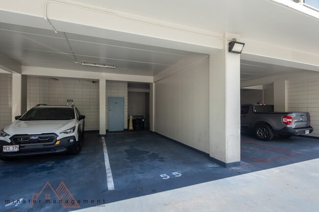 Building Photo - 1645 Ala Wai Blvd