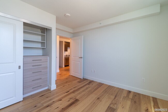 Building Photo - 988 Halekauwila St