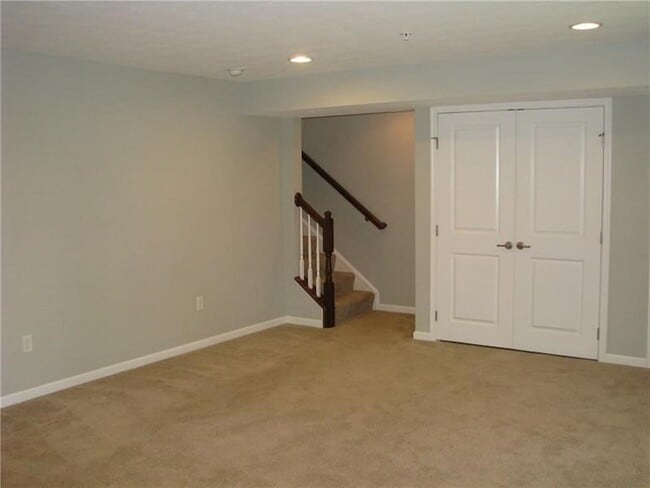 Building Photo - 411 Maple Ridge Dr