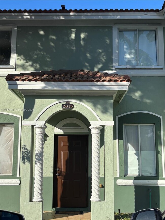 Building Photo - 2615 SE 14th Ave