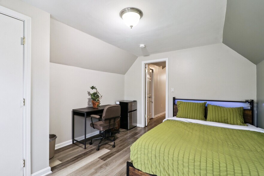 Welcome to your room! - 136 Shelton Ave