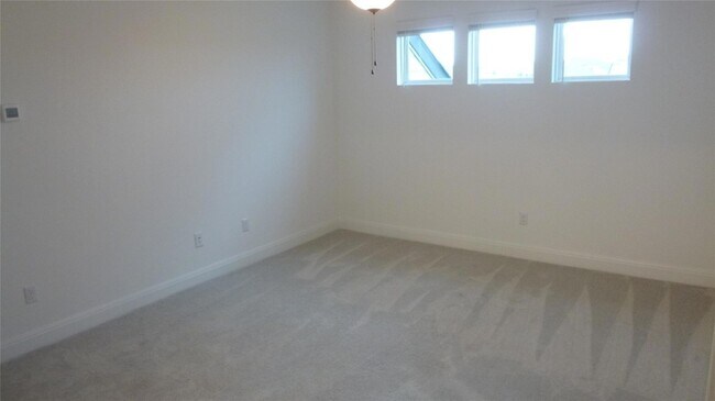 Building Photo - 11904 Paseo de los Lagos Ln