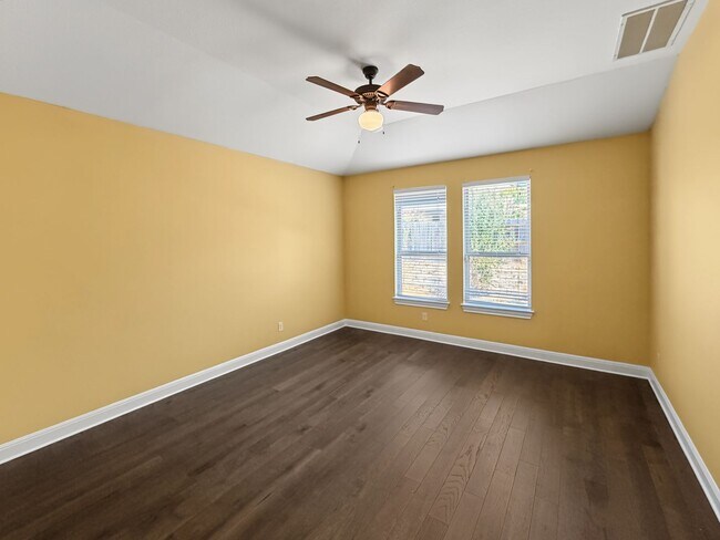 Building Photo - 815 Expedition Way