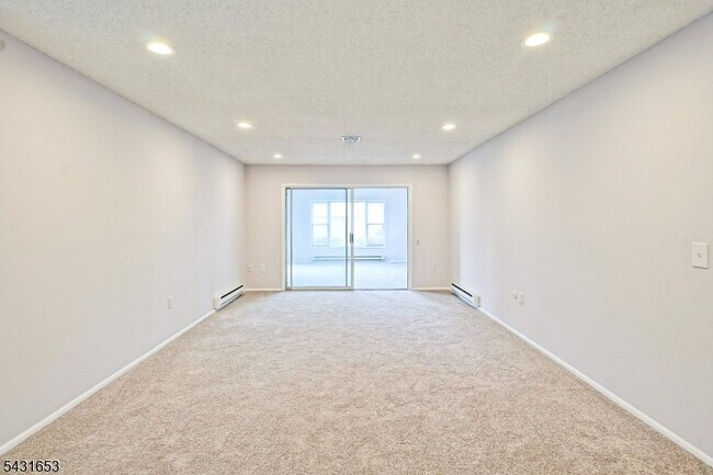 Building Photo - 332C Quinton Dr