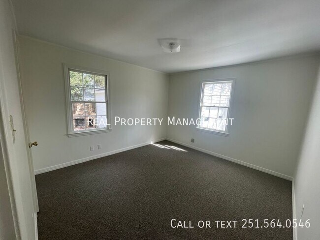 Building Photo - 2456 McLaughlin Dr