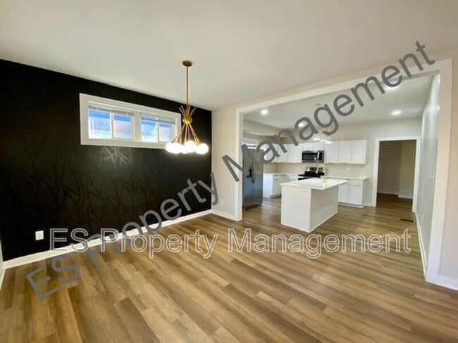Building Photo - 44 N Oakland Ave
