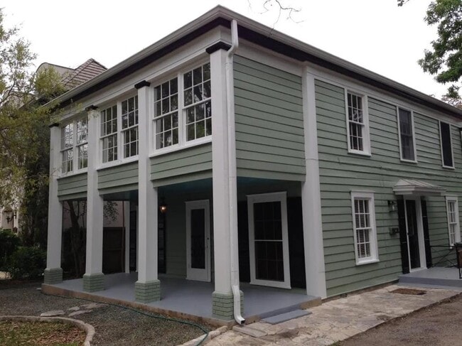 Building Photo - 2403 Jarratt Ave
