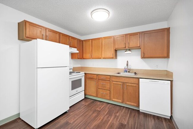 Building Photo - 2 bedroom 1 bath! Pets OK! MOVE IN SPECIAL...