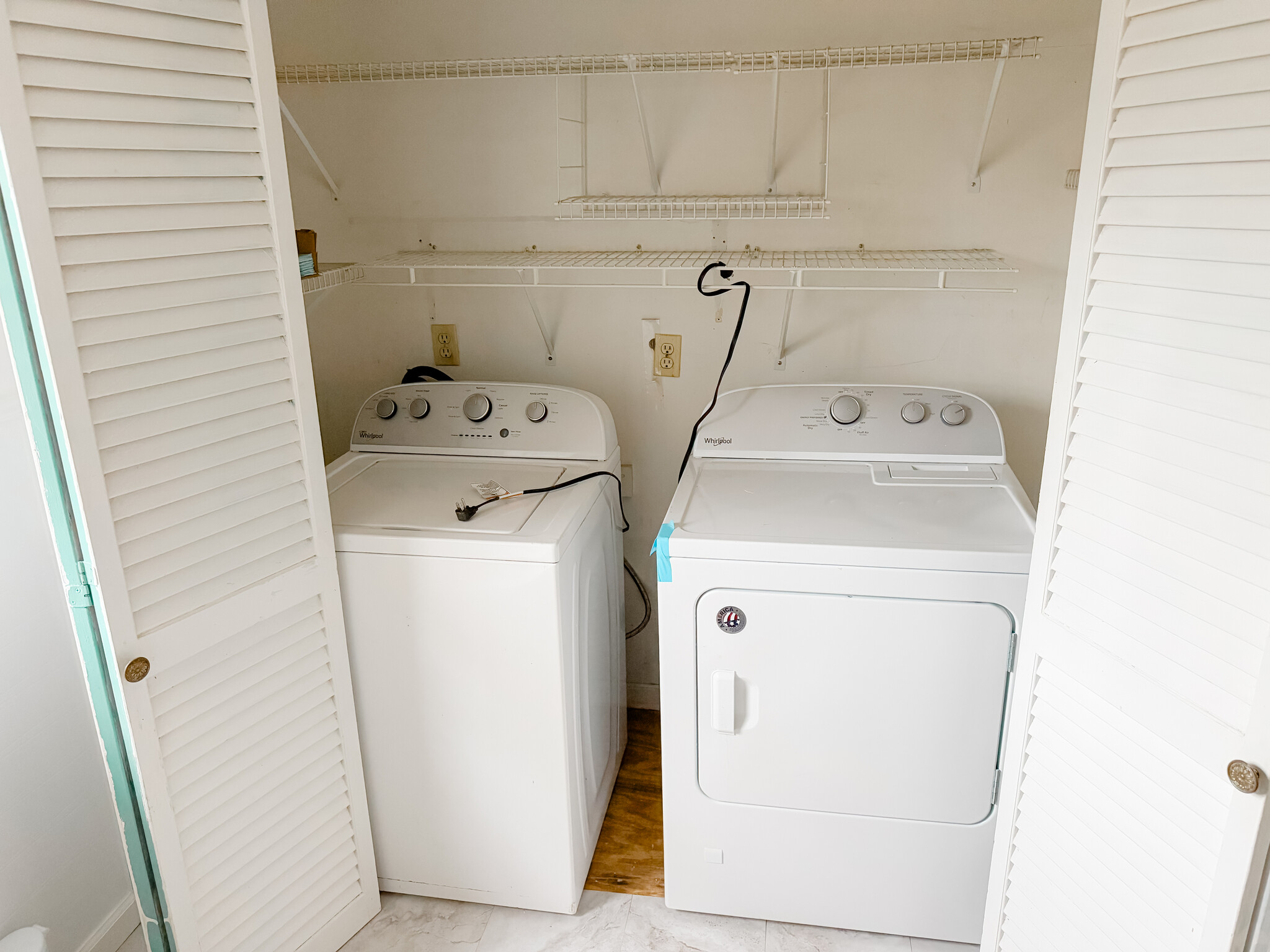 In-unit washer and dryer - 8 Charing Cross Rd