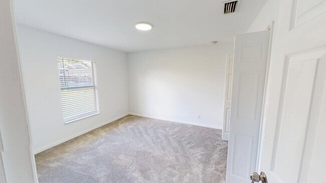 Building Photo - 4232 SW Winslow St