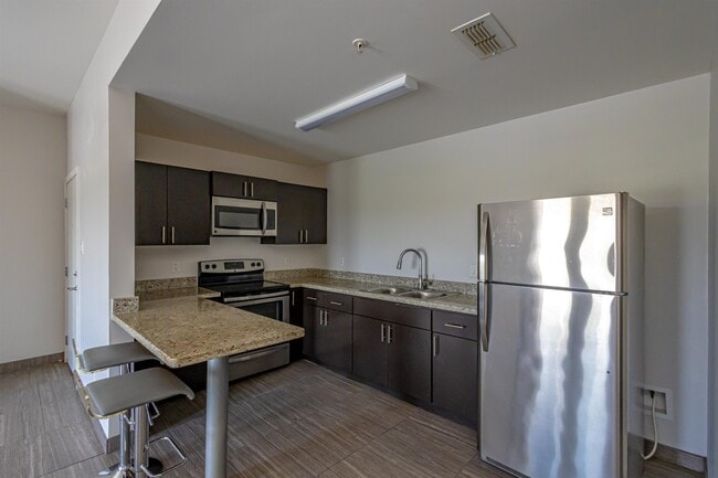 Building Photo - 502 Shiloh Dr